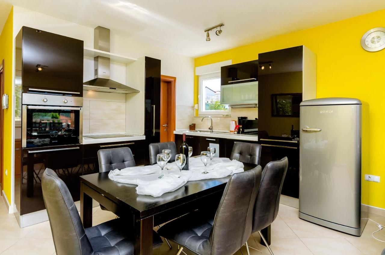 טרוגיר Apartments Melita מראה חיצוני תמונה